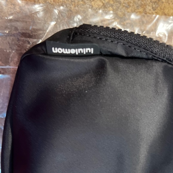 NWT Lululemon Everywhere Belt Bag Black - Picture 9 of 12